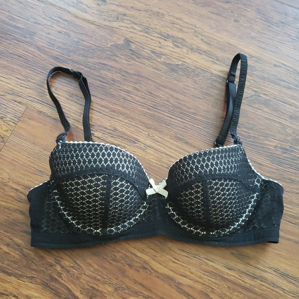 Heidi Klum Intimates Black and Cream Chic Feminine Trendy Lingerie Lacey Bra 32B